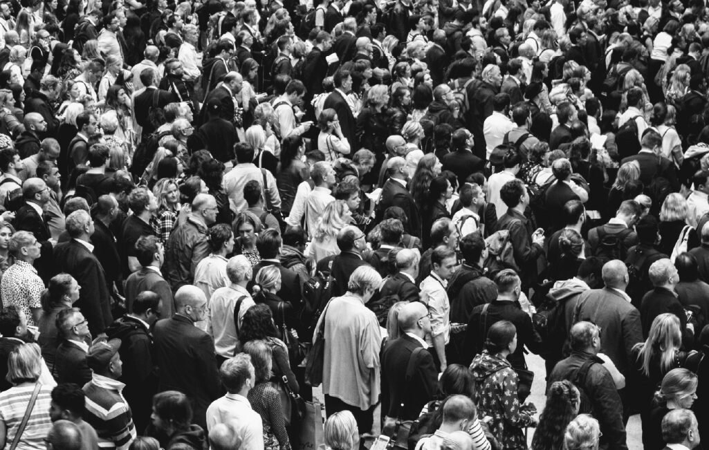 Multicultural crowd symbolizing diversity, global communication, and intercultural awareness in international teams